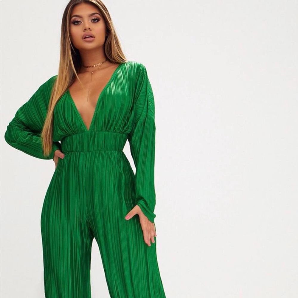 💚💚💚EMERALD GREEN LONG SLEEVE PLEATED JUMPSUIT